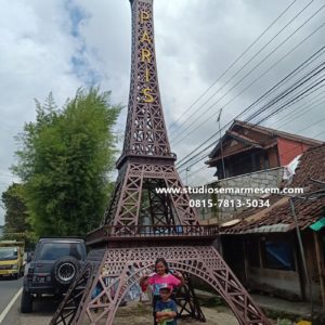Menara Eiffel Di Indonesia Menara Eiffel Foto Menara Eiffel Gambar
