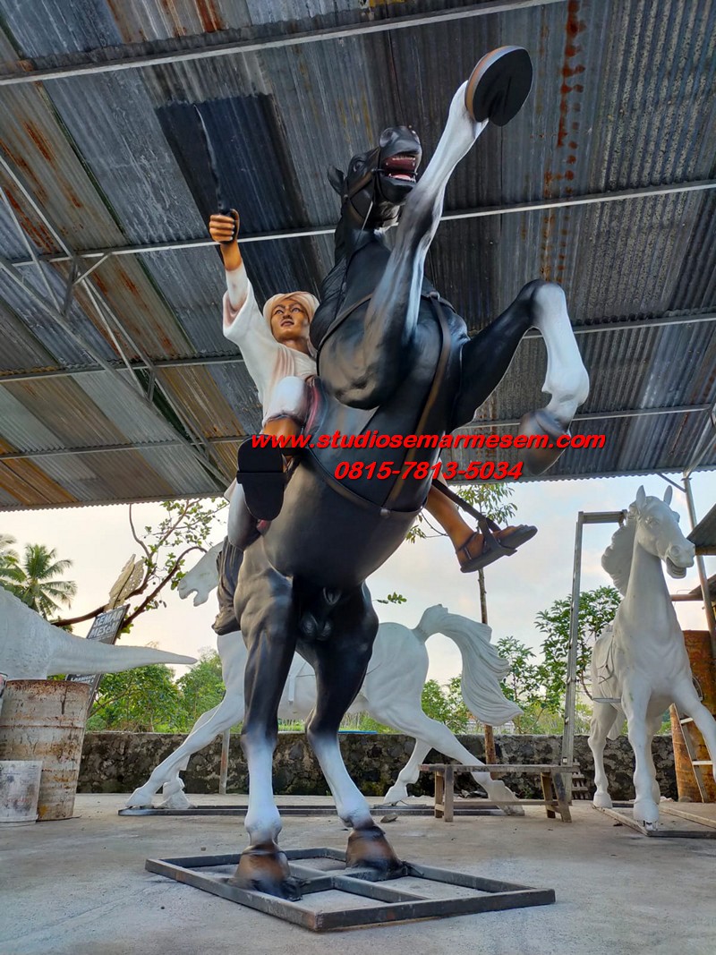 Patung Maskot Pangeran Diponegoro Terbaru