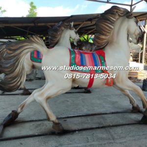 Patung Kuda Raksasa Patung Kuda Solo Bikin Patung Kuda Pengrajin Patung Kuda