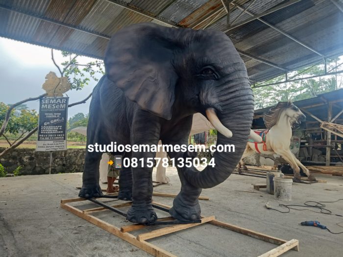 Patung Adipura Patung Gajah Patung Gajah Afrika