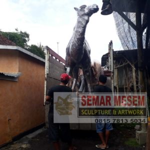 Jasa Pembuatan Patung Fiber Di Jakarta Patung Onta Murah Produsen Patung