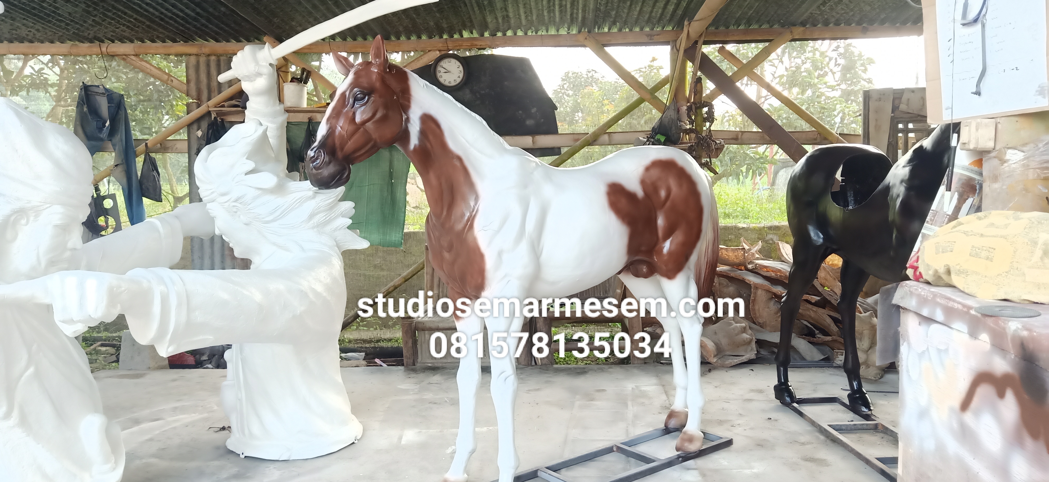 Patung Kuda Resin 2026