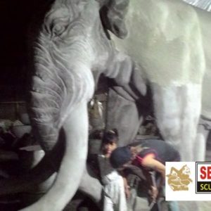 Kelik-studio-semar-mesem-Patung-gajah-patung-terbesar-di-dunia