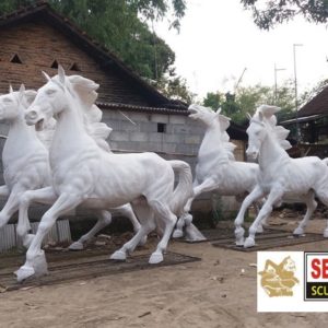 Kelik Studio Semar Mesem Patung Kuda Monumen Garuda Wisnu Kencana