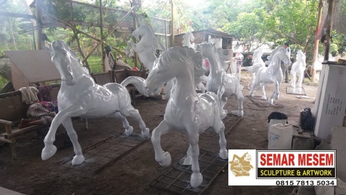 Kelik Studio Semar Mesem Kuda Seni Patung Cina