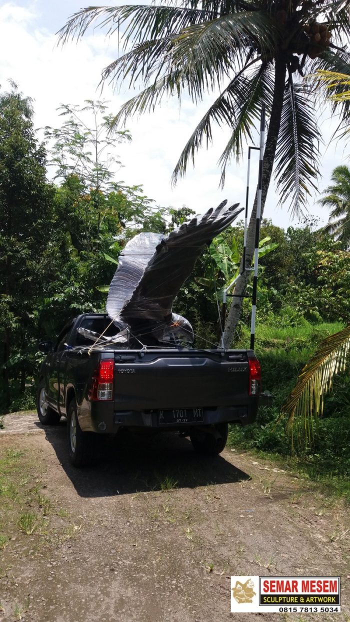 Kelik Studio Semar Mesem Patung Elang Rajawali Burung Pembawa Hoki