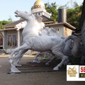 Kelik Studio Semar Mesem Patung Kuda Bagus Patung Non Figuratif
