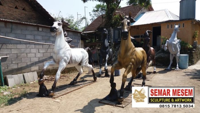 Kelik Studio Semar Mesem Patung Kuda Loncat Maung Siliwangi