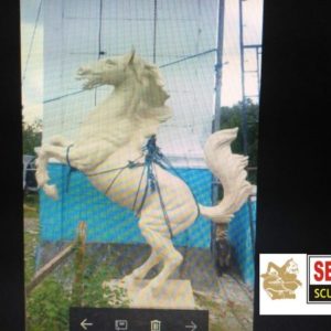 Kelik Studio Semar Mesem Patung Kuda Putih Patung Yesus Di Manado