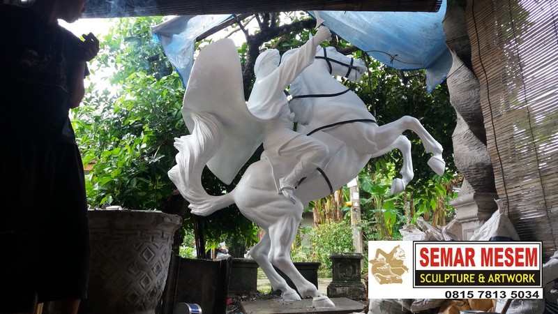 Kelik Studio Semar Mesem Patung Pangeran Diponegoro Fiber Patung Kodok Emas