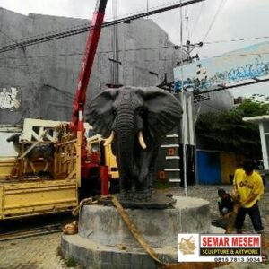 Kelik Studio Semar Mesem Patung Gajah Jumbo Patung