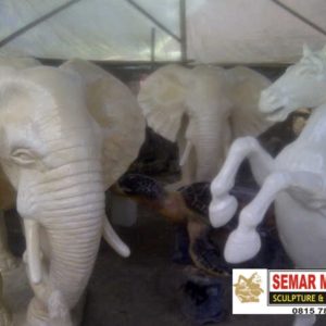 Kelik Studio Semar Mesem Patung Gajah Patung Kuda Patung Fiberglass Malang