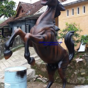 Patungfibersurabaya Patung Kuda Jinkrak Hewan Pembawa Hoki