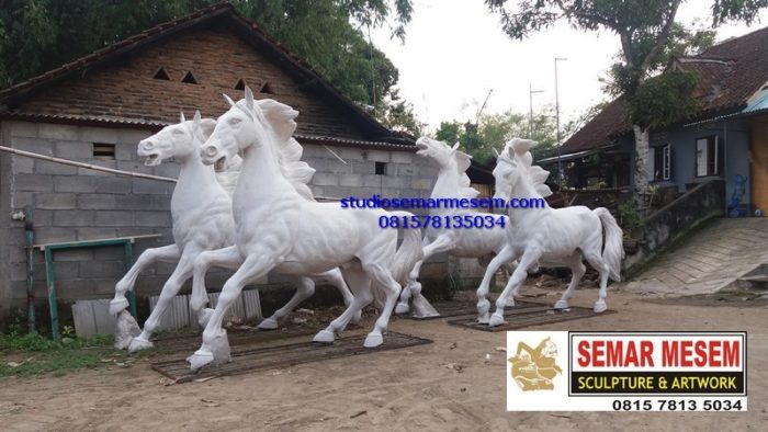 Patungmurah Patung Kuda Monumen Garuda Wisnu Kencana