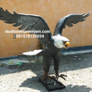 Pengrajin Patung Fiber Patung Burung Patung Burung Elang Jawa