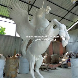 Patung Kuda Giok Patung Kuda Harapan Indah Patung Kuda Hari Ini