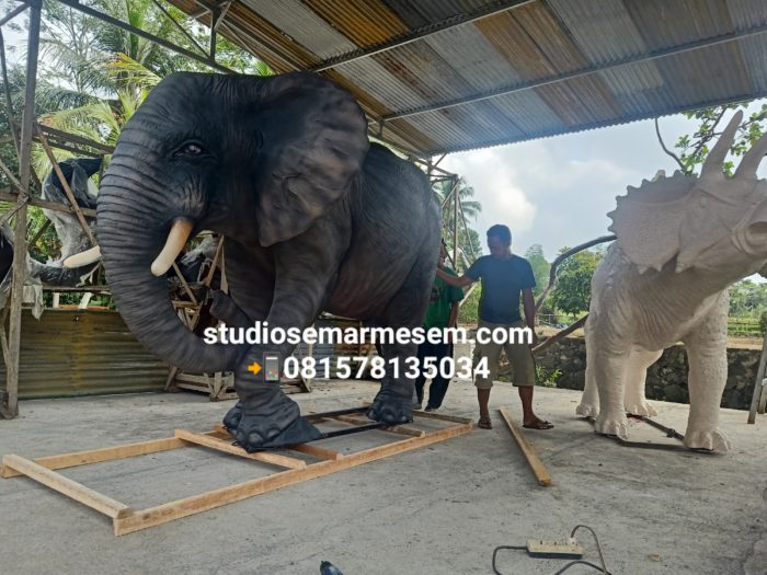 Patung Gajah Bersayap Patung Gajah Citayam Patung Gajah Cipayung
