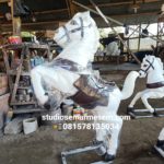 Patung Kuda Kecil Fiberglass