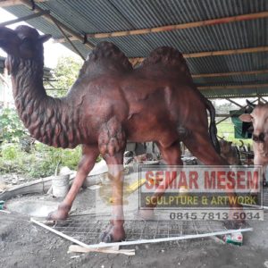 Jasa Patung Fiber Bikin Patung Unta Patung Fiberglass Tangerang