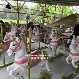 Patung Kuda Kecil Wahana Komedi Putar Mainan Anak