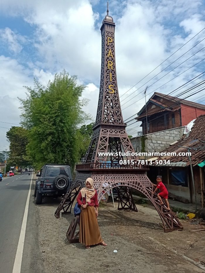 Foto Menara Eiffel Ilegal Lokasi Menara Eiffel Indonesia Pengrajin Menara Eiffel